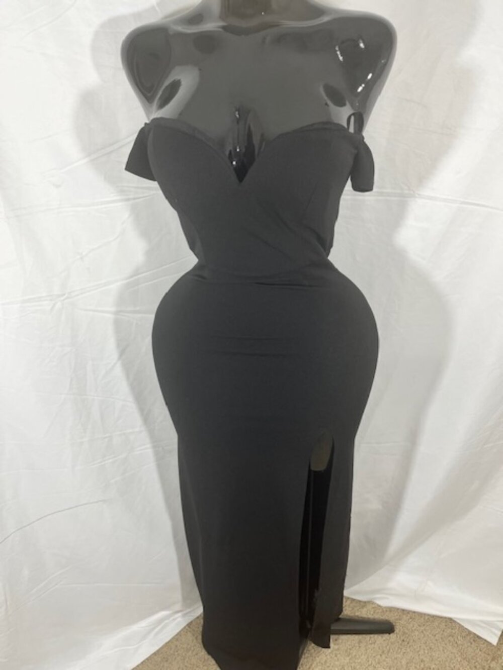 Windsor Black Off-Shoulder Bodycon Long Formal Dress - S